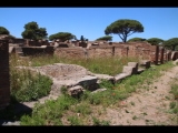 08444 ostia - regio v - insula iii - casa (v,iii,5) - via delle ermette - ostfassade - 06-2024.jpg